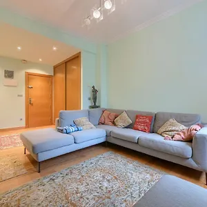 https://encanto-y-confort-en-calle-epalza-tu-familia-en-el-corazn-de.bilbaohotelsspain.com