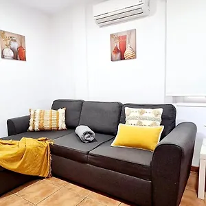 https://bonito-apartamento-con-terraza-pedregalejo-playa.es-andalucia.com
